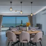 Jasmina Villa *