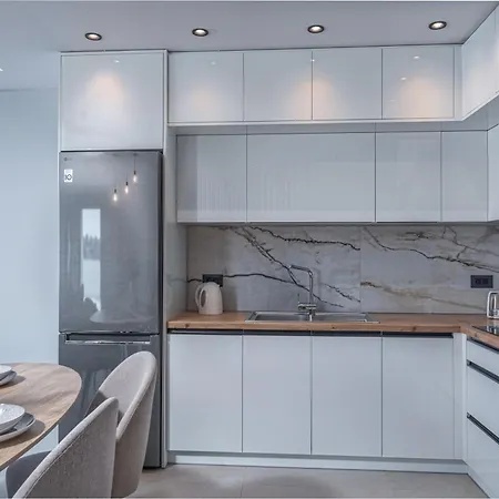 Jasmina Ajos Nikolaos